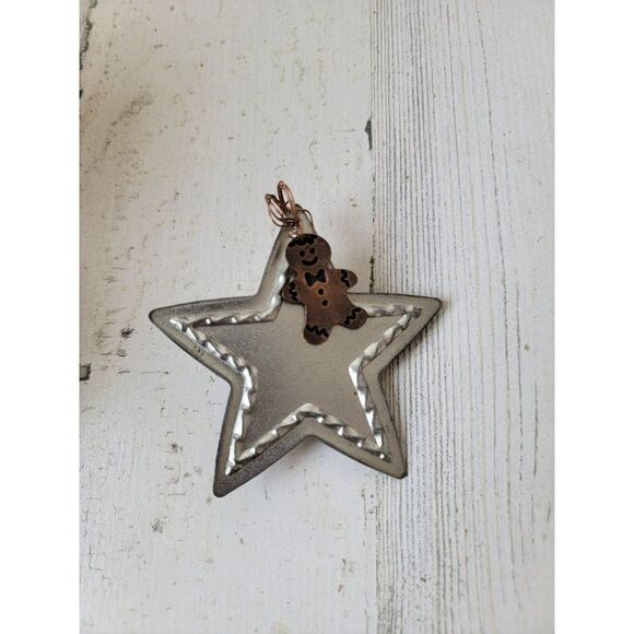 Tin silver star gingerbread clip on ornament Xmas decor - Picture 1 of 4